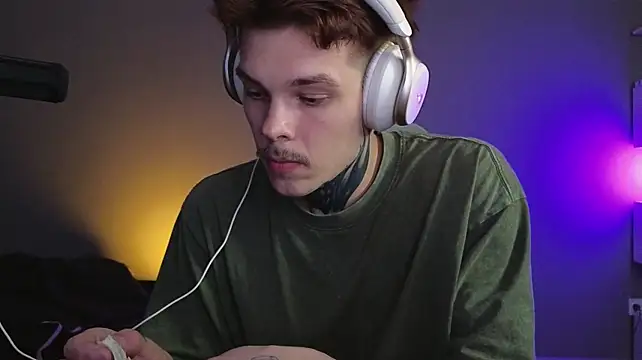 הופעת וובקאם של DENIS_HERE