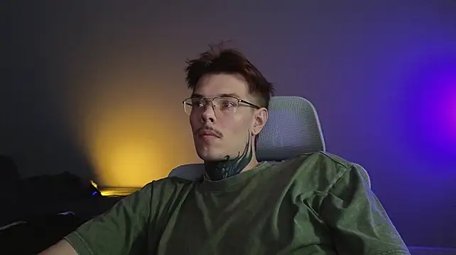 הופעת וובקאם של DENIS_HERE