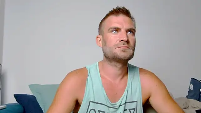 10in_deluxe Webcam show