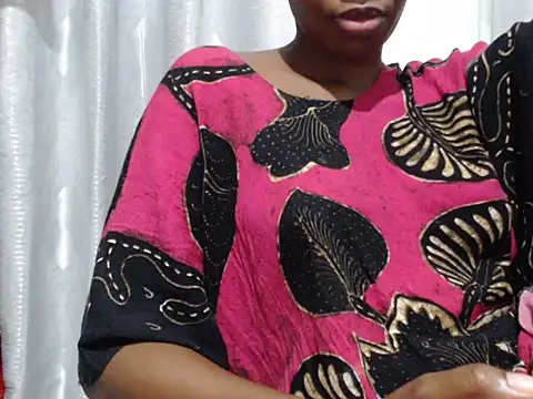 black___ghodess Adlı Modelin Canlı XXX Sohbeti