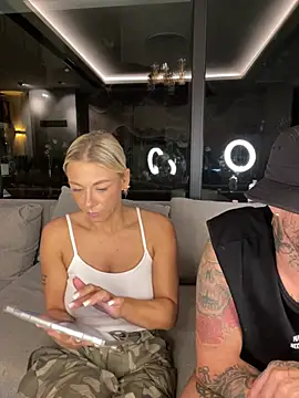 Pertunjukan Kamera Web SexOnMyLvL