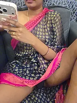 Priya_04's Webcam Show