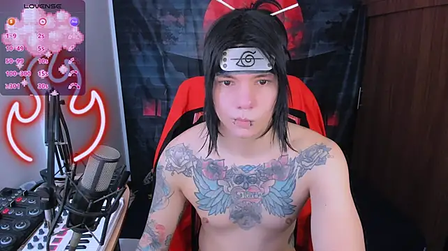 Show modela Adam_Rocket na web-kameri