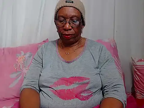 Freakyassnwildx 网络视讯表演