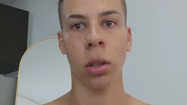 Chatroom XXX en direct de grey___27