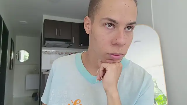 grey___27 Webcam Show