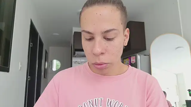 grey___27 Webcam Show