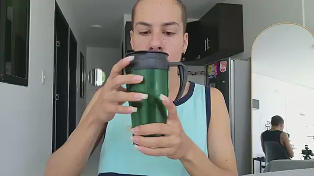 grey___27 Show in webcam