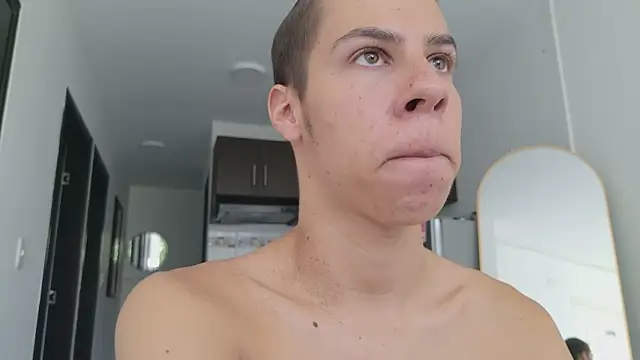 grey___27 Show Webcam