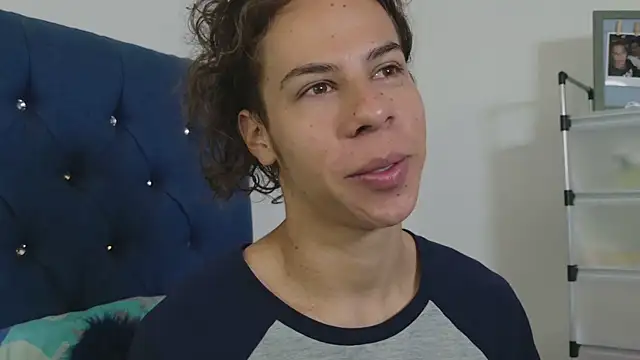 grey___27 Show Webcam
