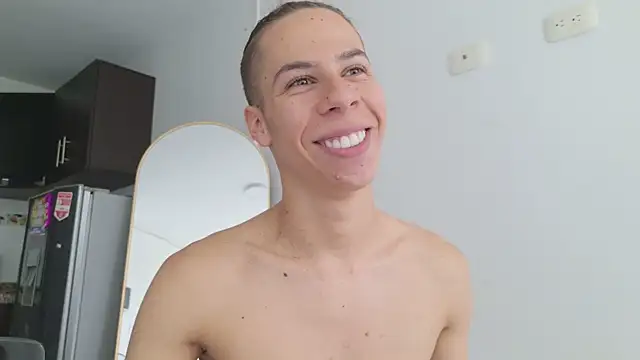 grey___27 Show in webcam