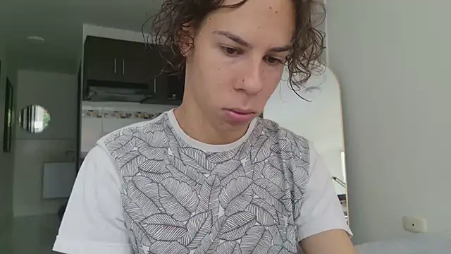 grey___27 网络视讯表演