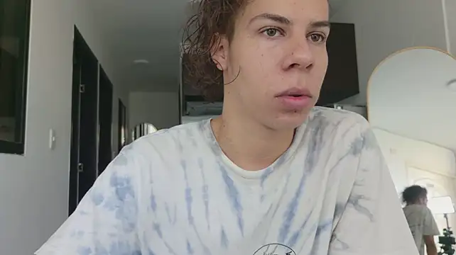 grey___27 Show Webcam
