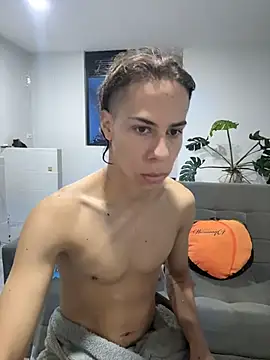 grey___27 Webcam Show