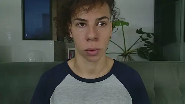 grey___27 Webcam Show