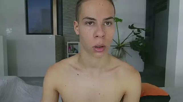 grey___27 Webcam Show