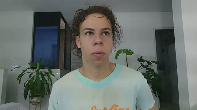 grey___27: διαδικτυακό σόου στην κάμερα