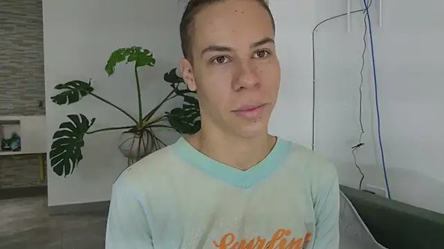 grey___27 Webcam Show