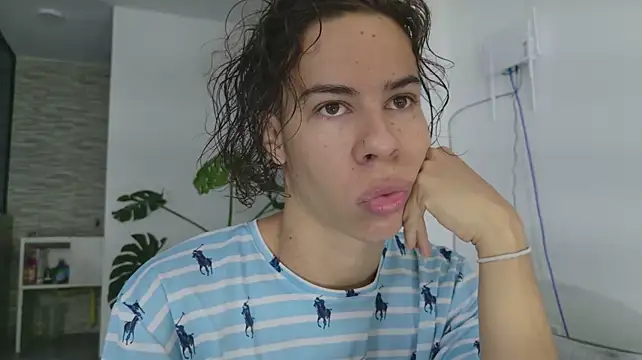 grey___27 Webcamshow
