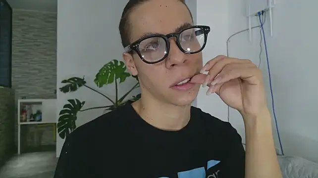 grey___27 Webcamshow