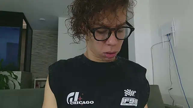 grey___27 Show Webcam