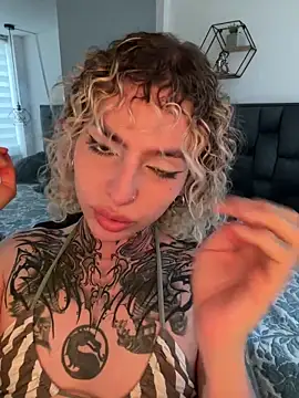 Show modela Bonnie_vega na web-kameri