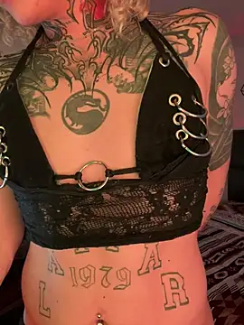 Bonnie_vega: διαδικτυακό σόου στην κάμερα