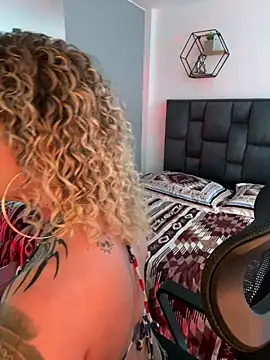 Show modela Bonnie_vega na web-kameri