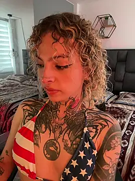 Pokazy przed kamerką – Bonnie_vega
