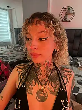 Show de Bonnie_vega na webcam