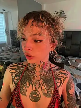 Pokazy przed kamerką – Bonnie_vega