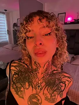 Pokazy przed kamerką – Bonnie_vega