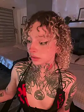 Pokazy przed kamerką – Bonnie_vega