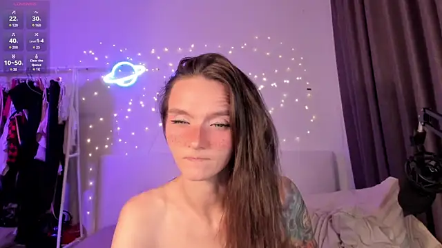 HottieEVER XXX чат на живо