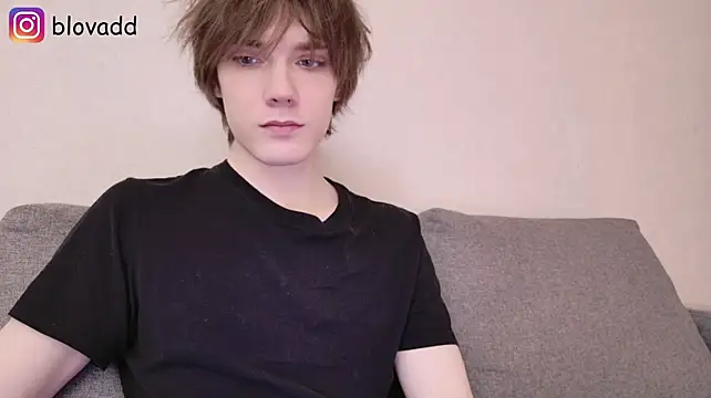 callmenineoneseven's Webcam Show