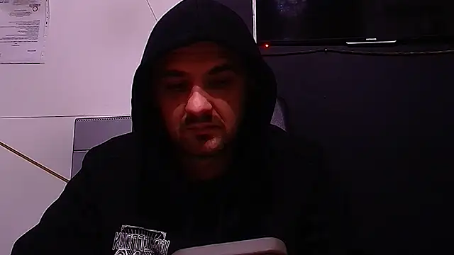 Show modela JamesMyerss na web-kameri