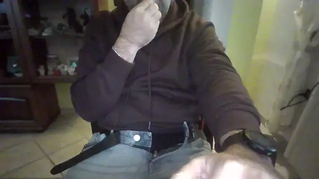 r5tt84 Show in webcam
