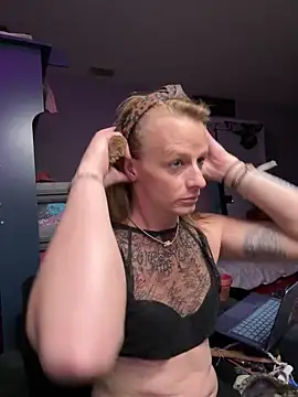 Cutetrans90's Webcam Show