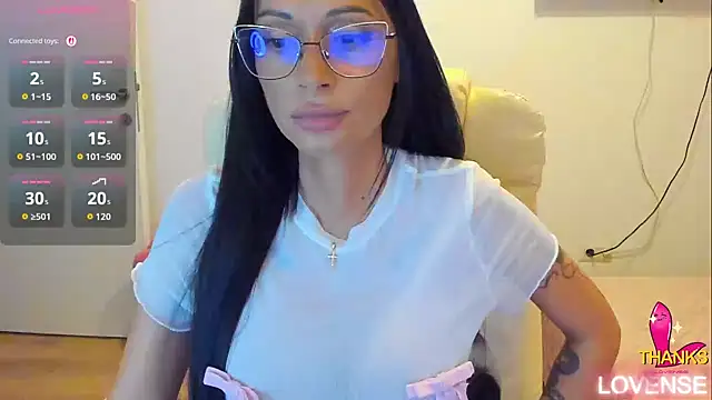 kissnicol32's Live XXX Chat