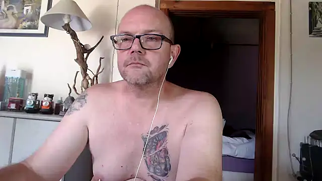 Show modela hairy_orbite na web-kameri
