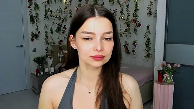 ContinentOfTranquility's Live XXX Chat