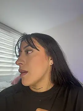 keilelewis Show in webcam