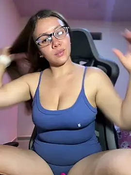solecito_22's Live XXX Chat