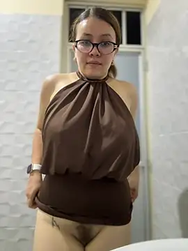 solecito_22 Adlı Modelin Canlı XXX Sohbeti
