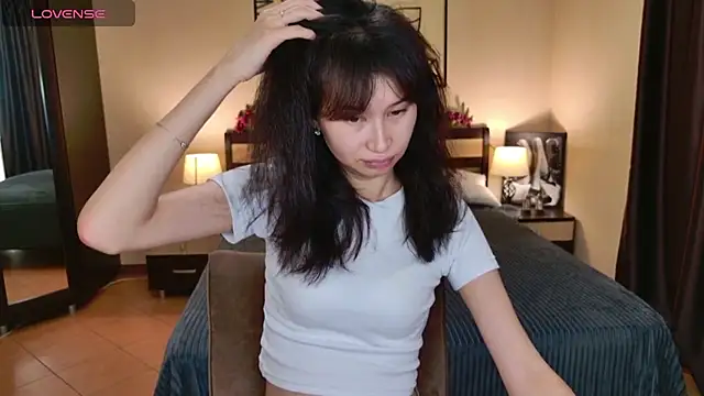 SheilaRare Adlı Modelin Canlı XXX Sohbeti