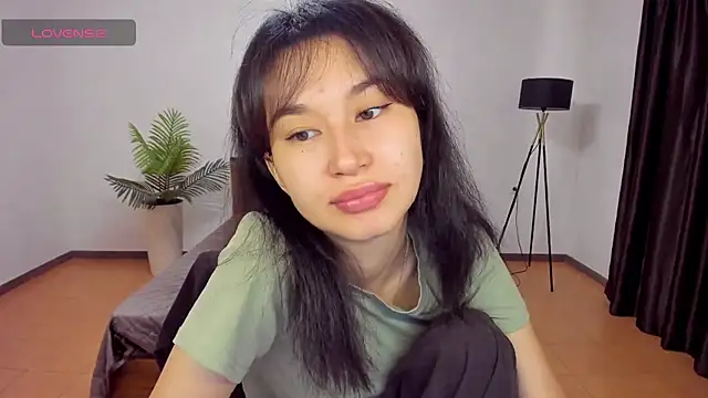 SheilaRare XXX чат на живо
