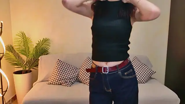 SheilaRare Adlı Modelin Canlı XXX Sohbeti