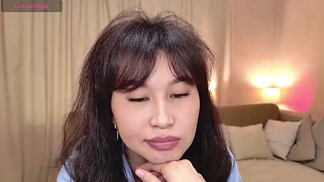 SheilaRare Adlı Modelin Canlı XXX Sohbeti
