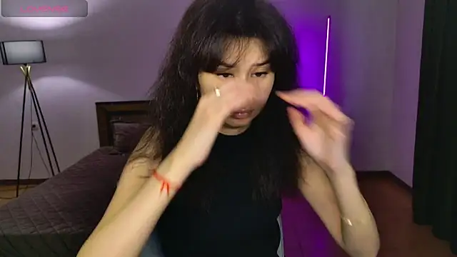 SheilaRare Adlı Modelin Canlı XXX Sohbeti