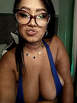 Yameil Live XXX-Chat